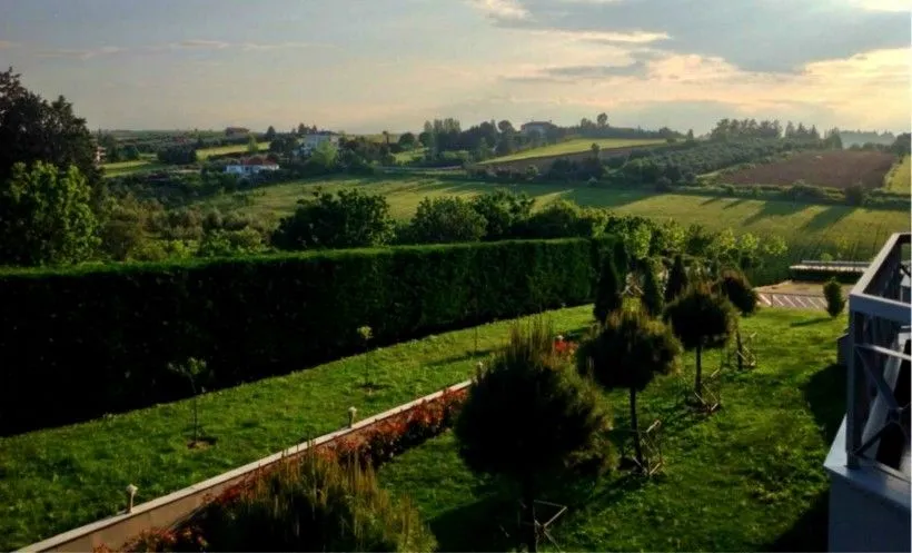 Royal Hotel Thessaloniki, Grčka — Double Room - Mountain view