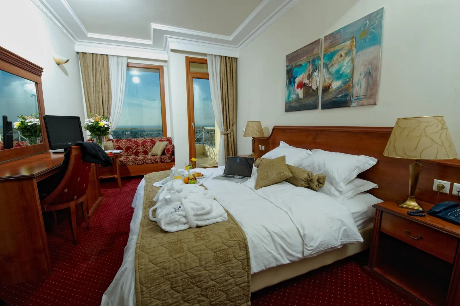 Royal Hotel Thessaloniki, Grčka — Standard Double Room With Balcony