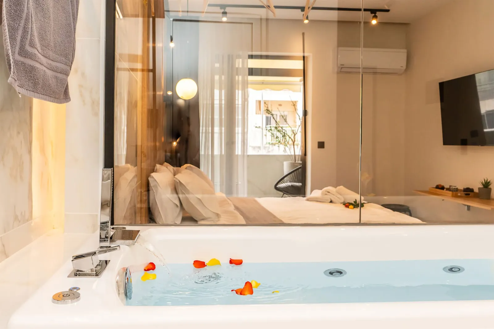 Sea & the City, Grčka — Orietta Suite 16