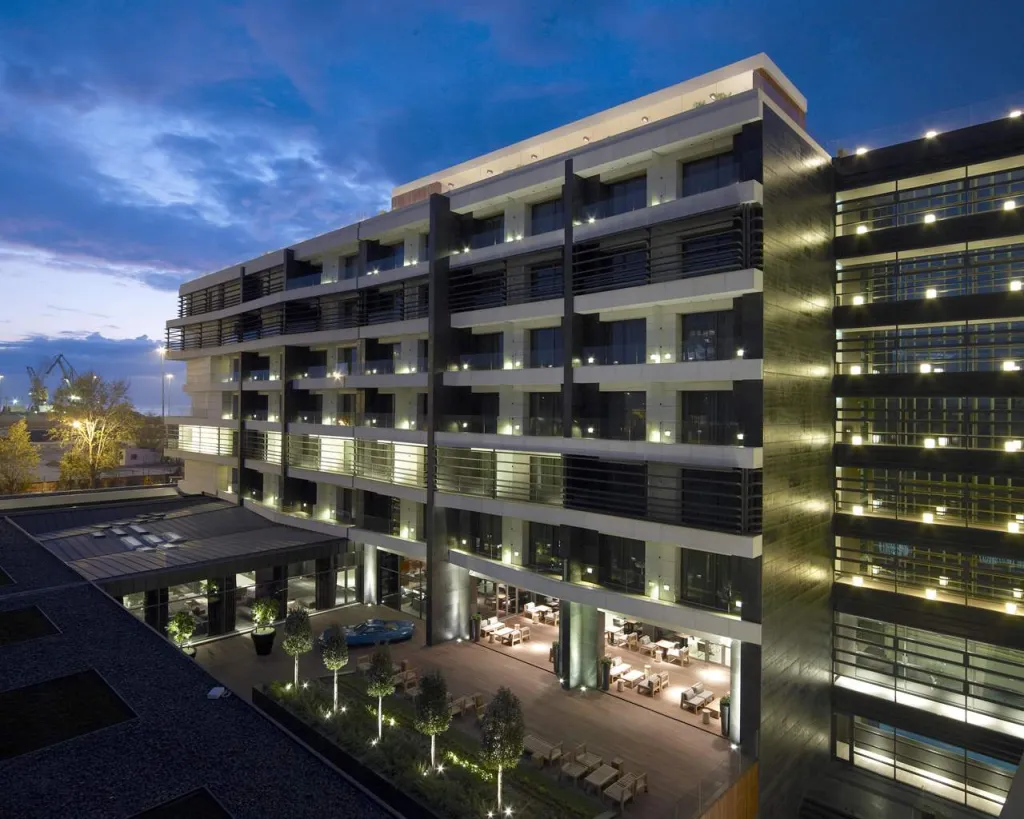 The Met Hotel, Grčka