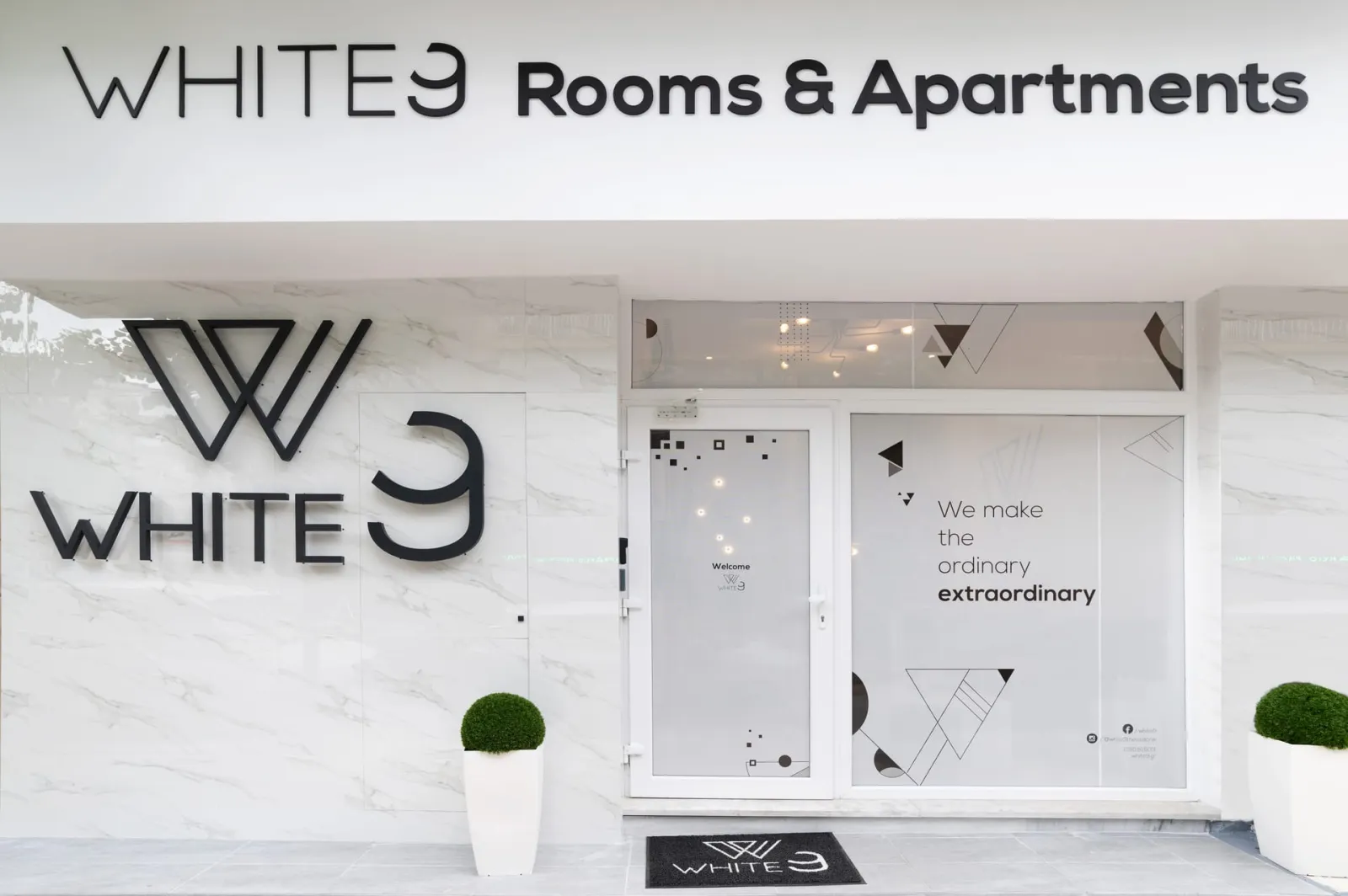 White 9, Solun