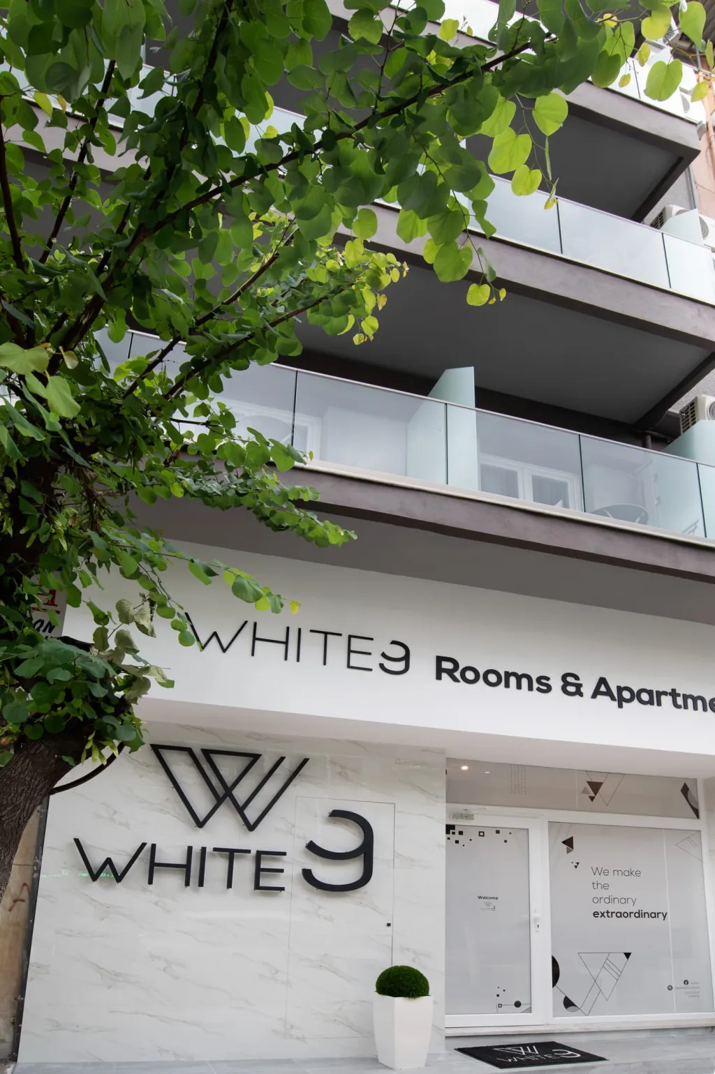 White 9, Solun, Grčka — fotografija 4