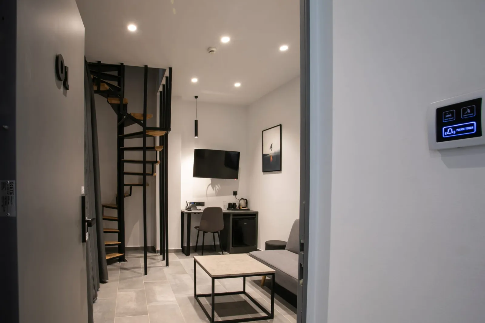 White Trilogy Rooms, Grčka — Duplex Studio