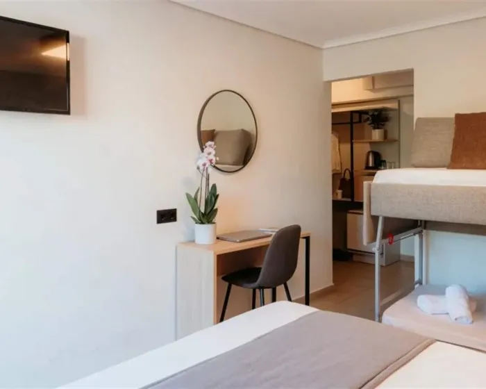 Aqua Beachfront Hotel, Olimpik Bič, Grčka — Family Room Economy