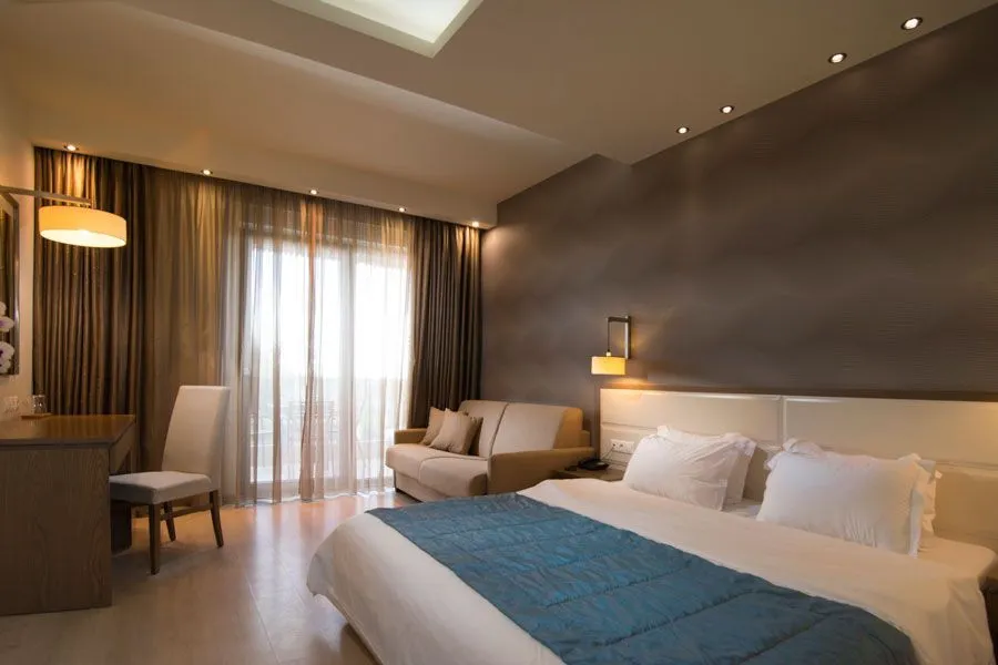 Cosmopolitan Hotel & Spa, Paralija, Grčka — Family Room Inland View