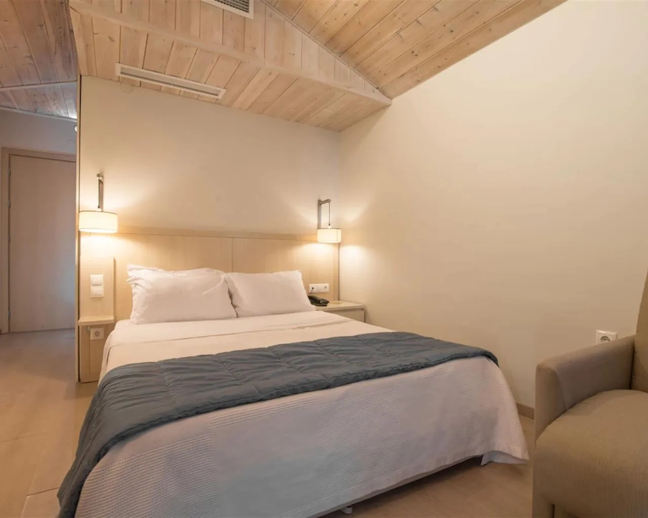 Cosmopolitan Hotel & Spa, Paralija, Grčka — Single Room Deluxe Sea View