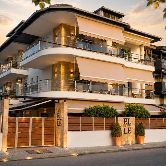 ELLE Rooms & Suites, Paralija