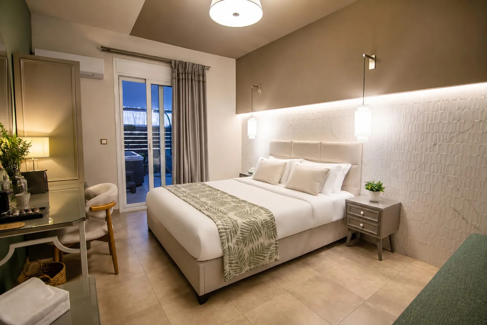 ELLE Rooms & Suites, Paralija, Grčka — Junior Suite with Jacuzzi