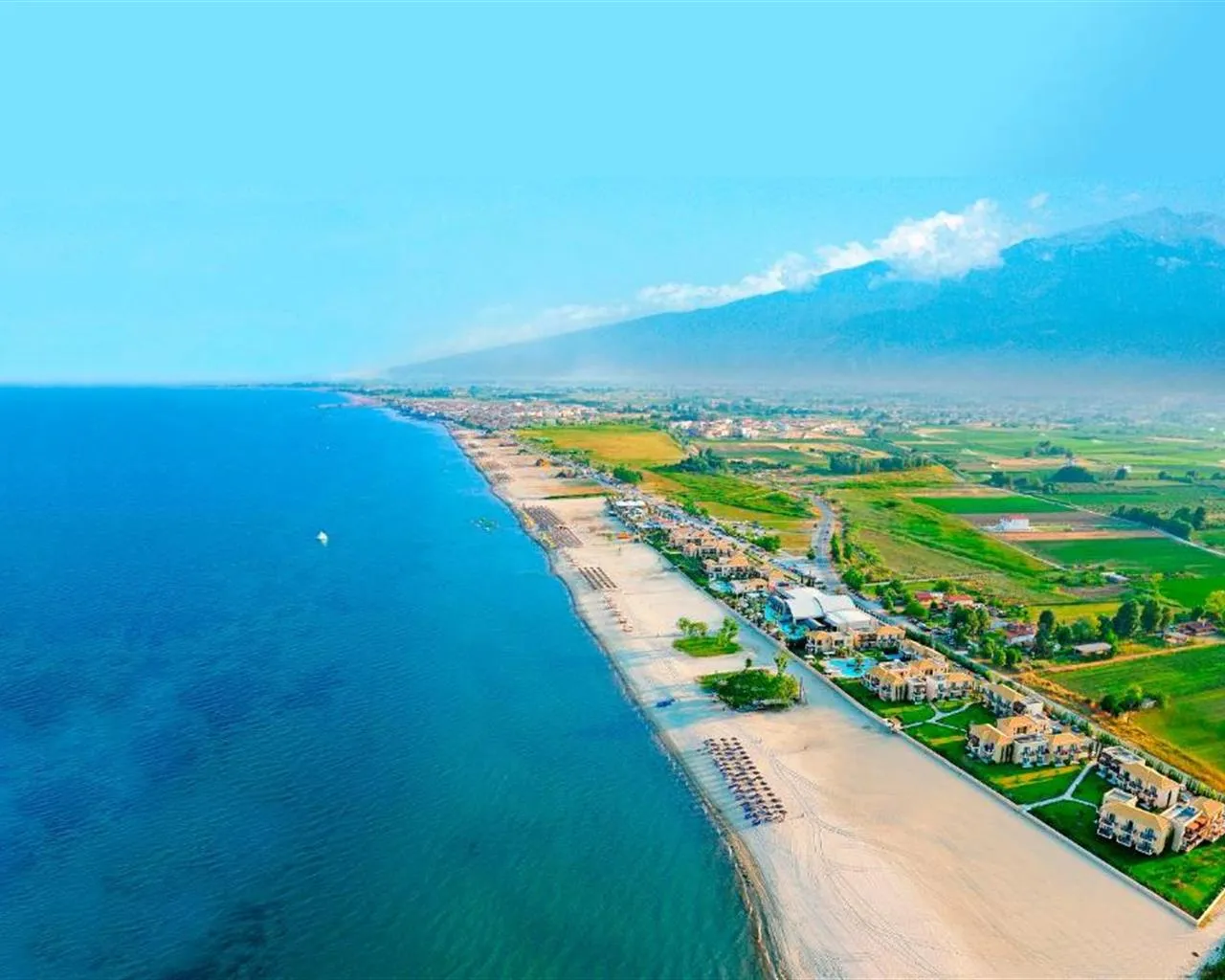 Mediterranean Village Hotel & Spa, Paralija