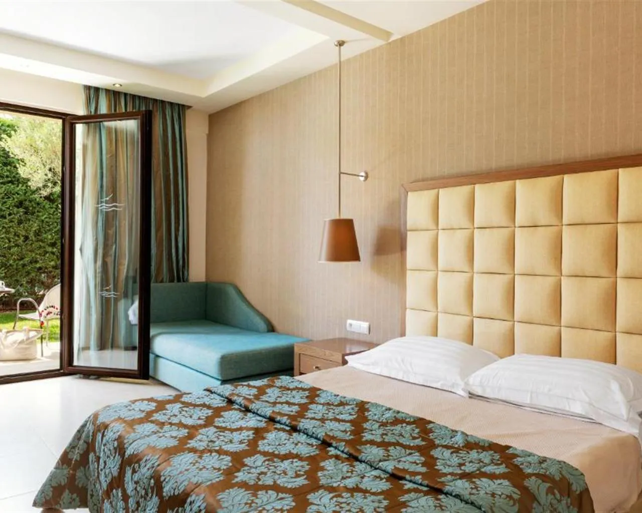 Mediterranean Village Hotel & Spa, Paralija, Grčka — Family Room