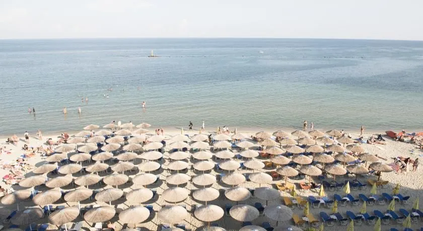 Mistral Seaside Hotel, Paralija