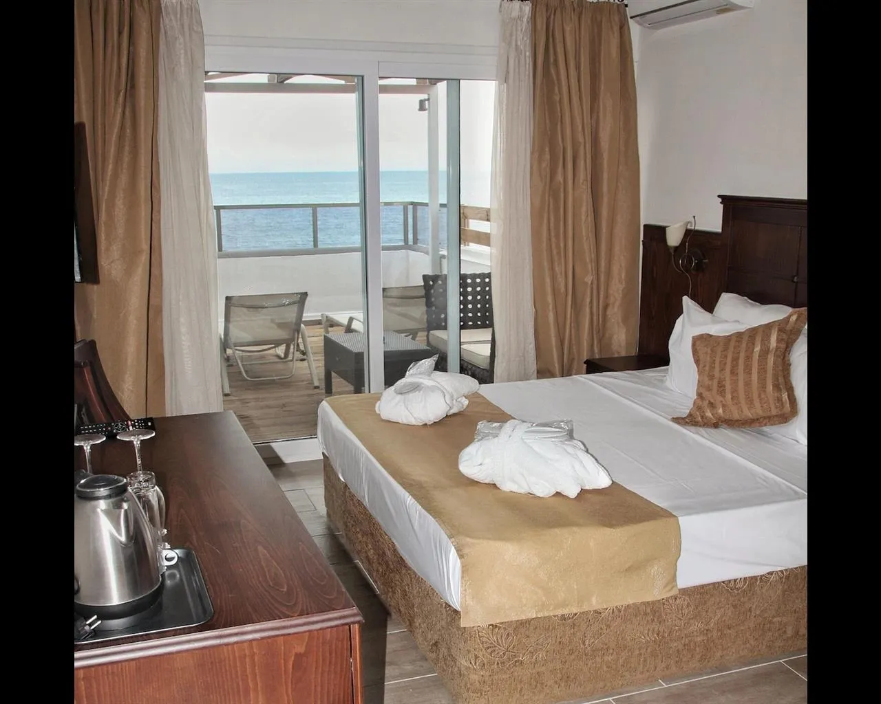 Paralia Beach Boutique Hotel, Paralija, Grčka — Double Room Deluxe Sea Front