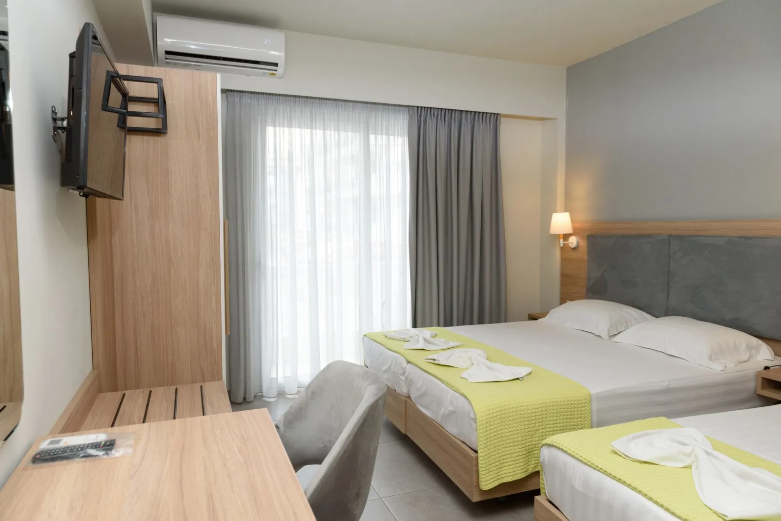 Regina Mare Hotel, Paralija, Grčka — Premium Triple Room