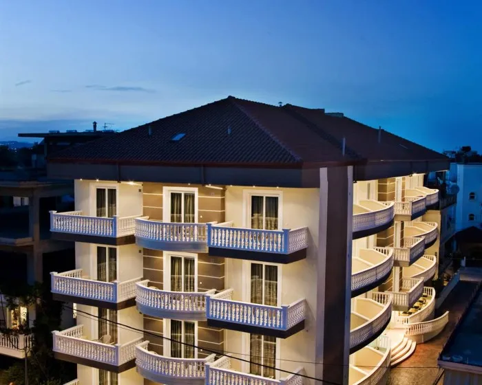 RG Status Hotel, Paralija
