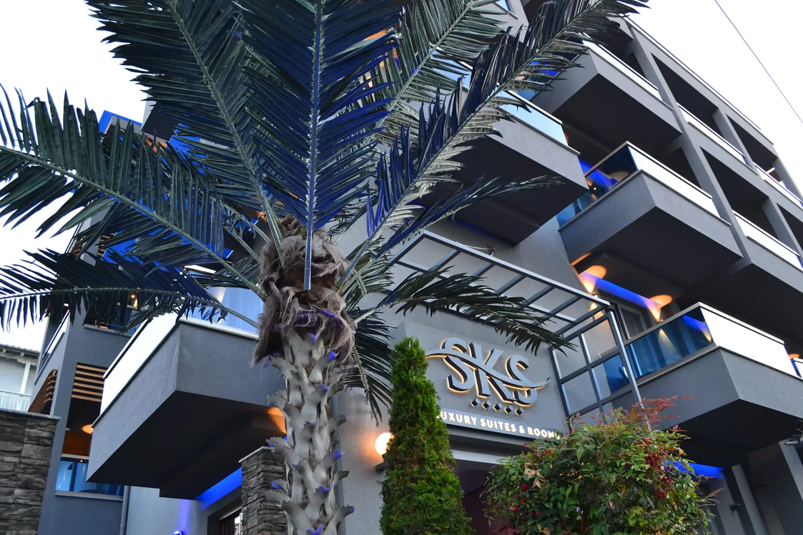 SKS Luxury Suites & Rooms, Paralija