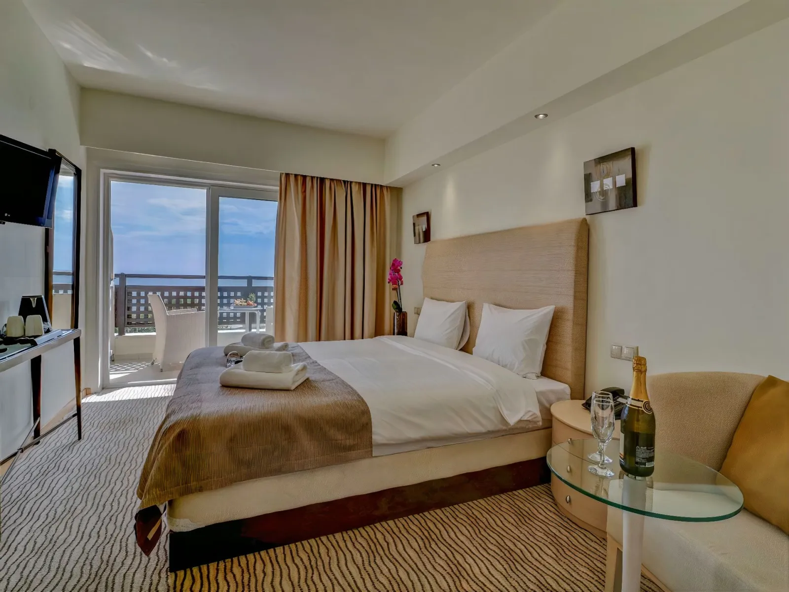 Olympian Bay Grand Resort By Anayia All-Inclusive Resorts, Leptokarija, Grčka — Double Room Side Sea View