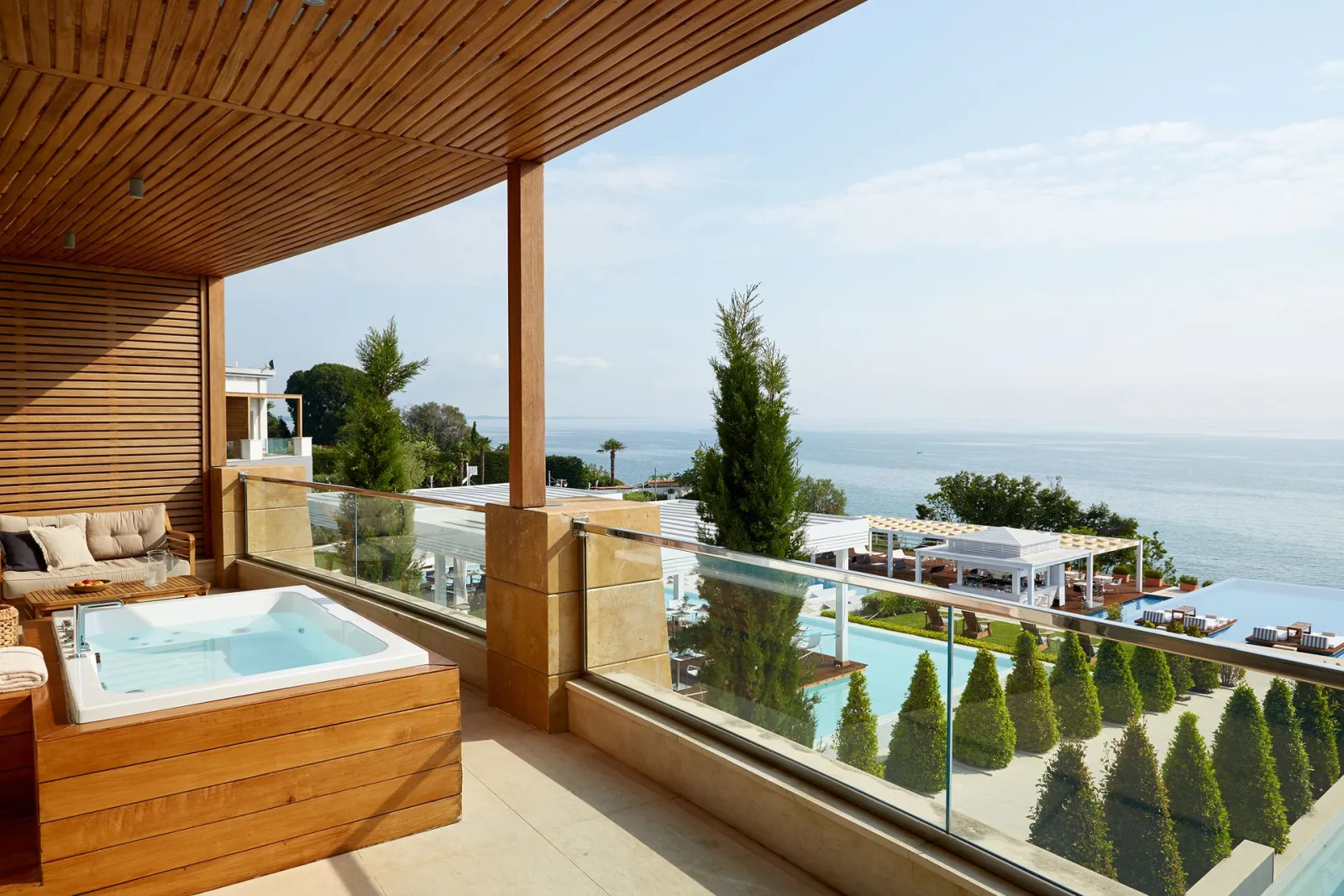 Cavo Olympo Luxury Hotel & Spa Adults Only, Plaka Litohoro, Grčka — Deluxe Suite SV Hot Tub