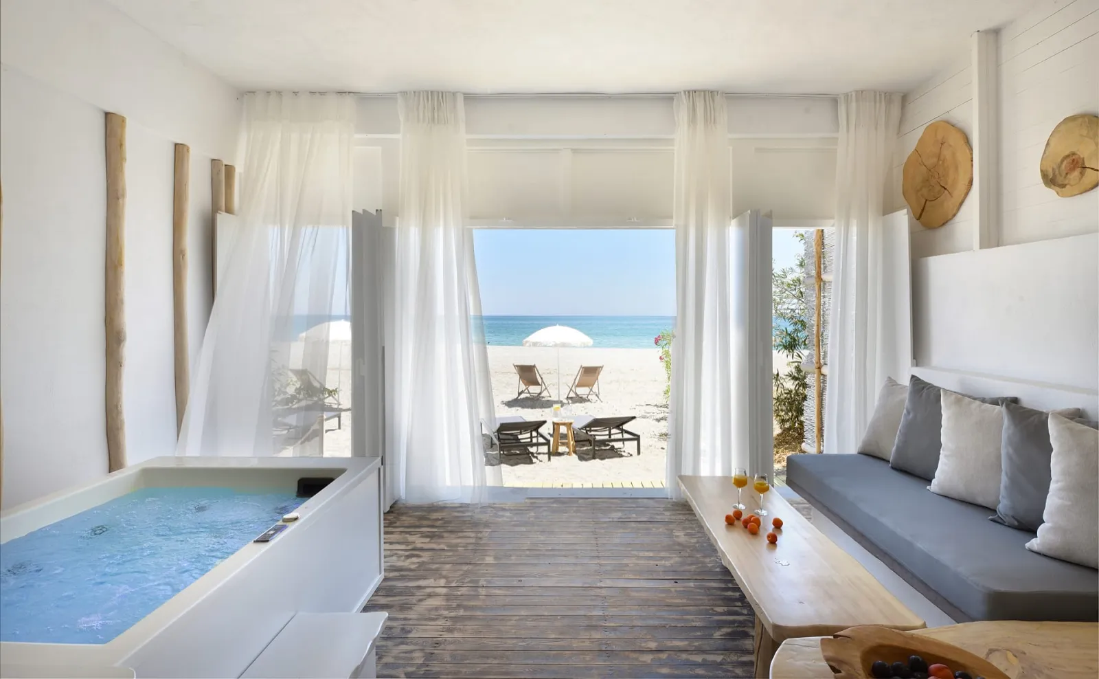 Olympa Suites, Gritsa / Plaka Litohoro, Grčka — Supreme Beachfront Suite Sea View with Hot Tub