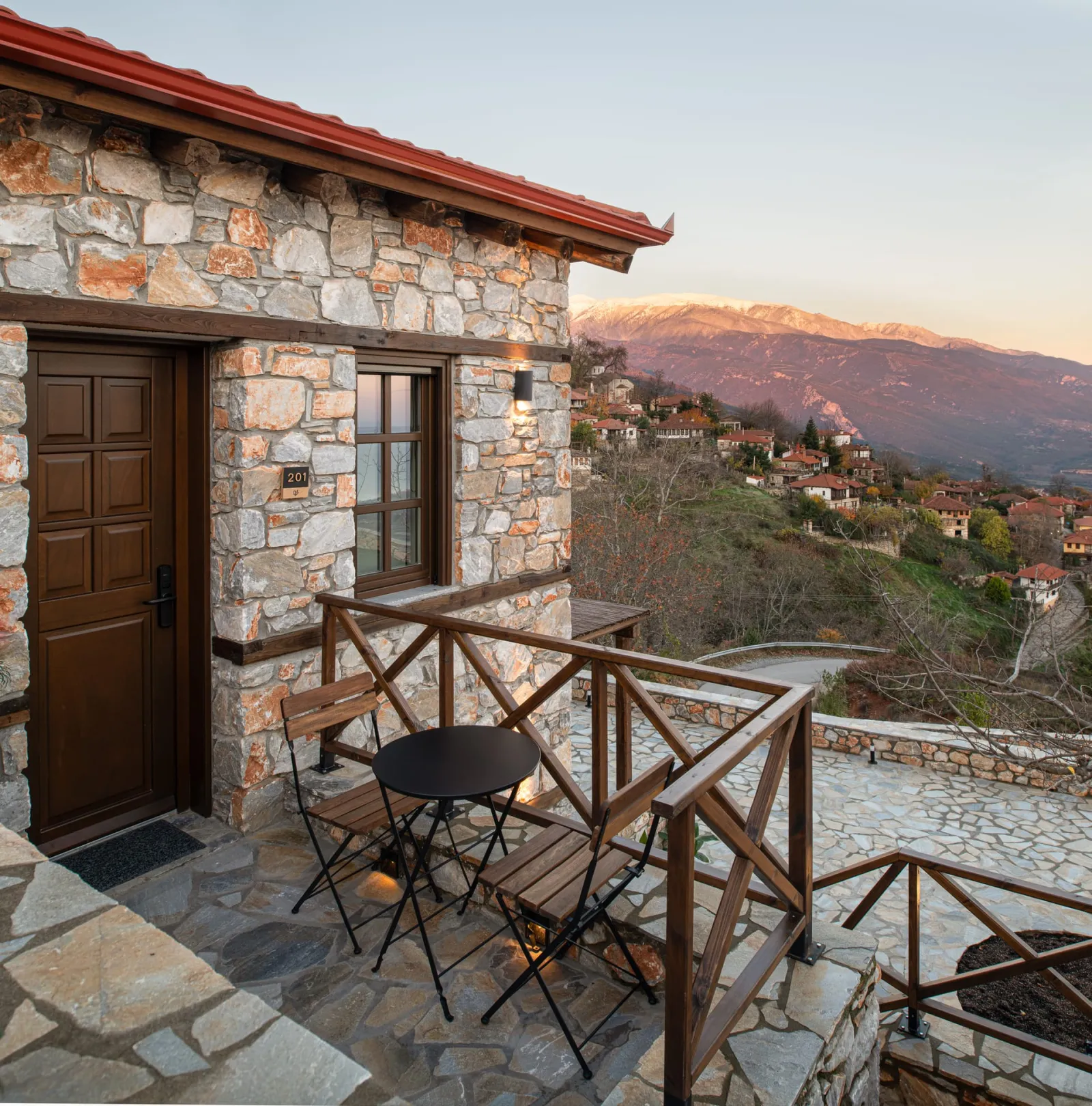 Unedo All Seasons Hotel, Paleos Pantelejmon, Grčka — Junior Suite with Outdoor Hot Tub - Mountain & Sea View 32m²
