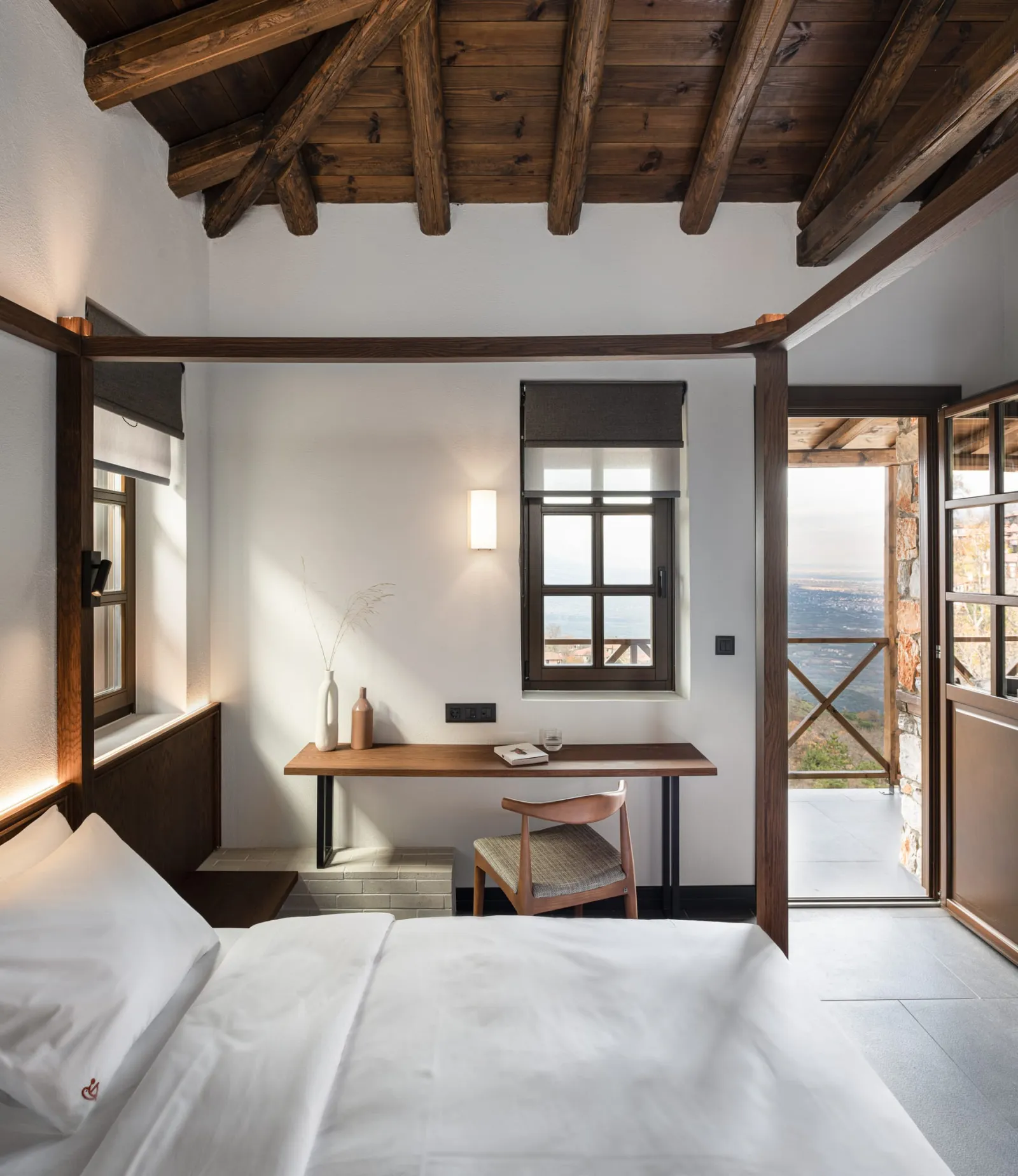 Unedo All Seasons Hotel, Paleos Pantelejmon, Grčka — Two Bedroom Suite with Fireplace - Mountain & Sea View 45m²