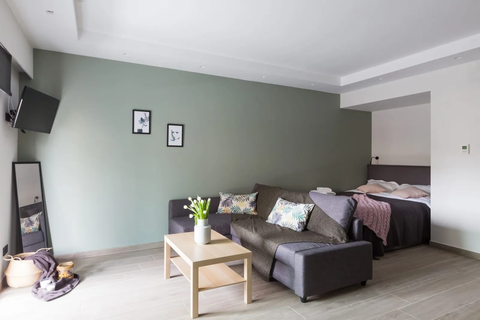 12 Reasons Why Metaxourgeio, Monastiraki, Grčka — Penthouse Apartment with Balcony