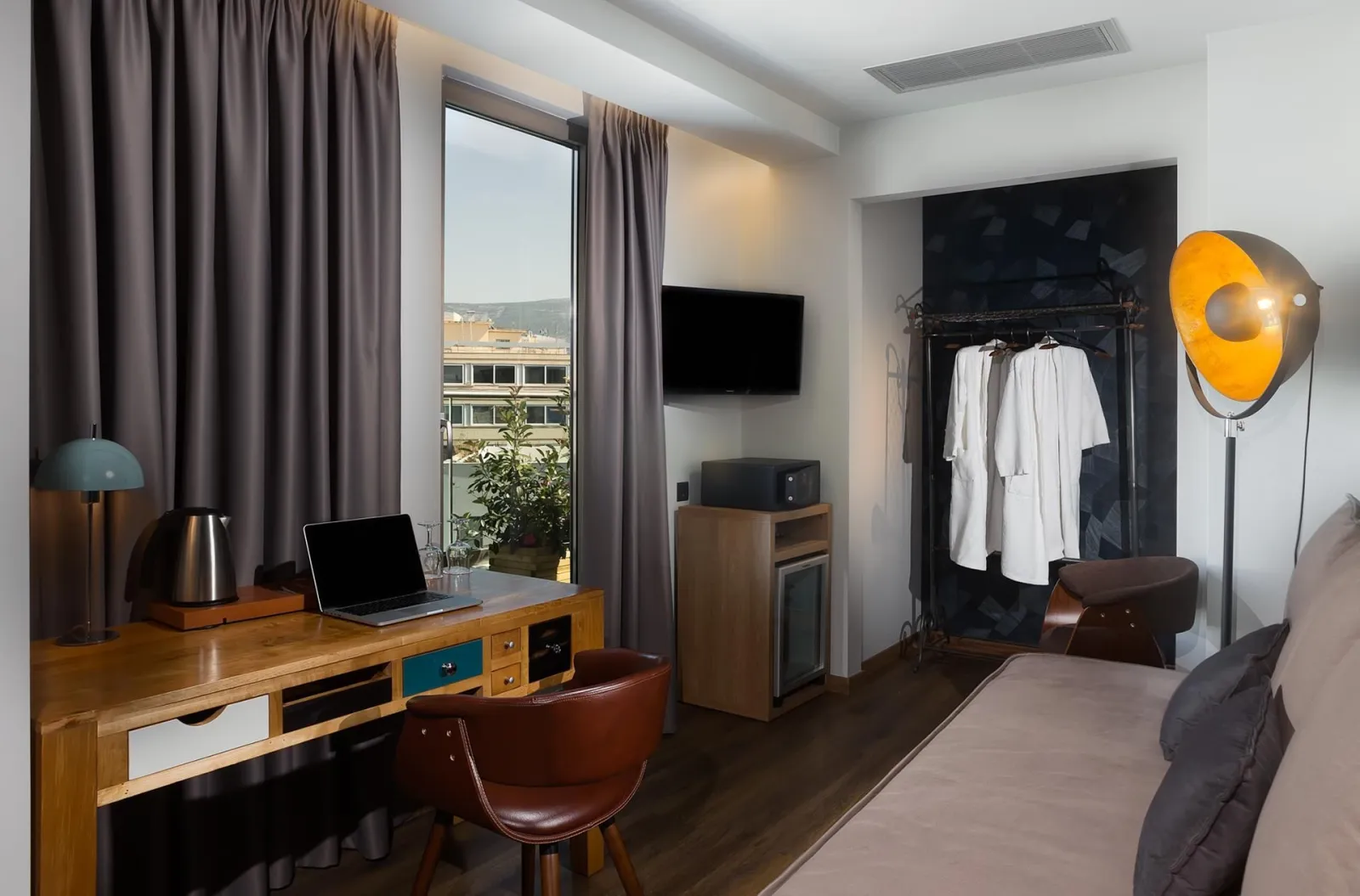 360 Degrees Pop Art Hotel, Monastiraki, Grčka — Junior Suite with Balcony