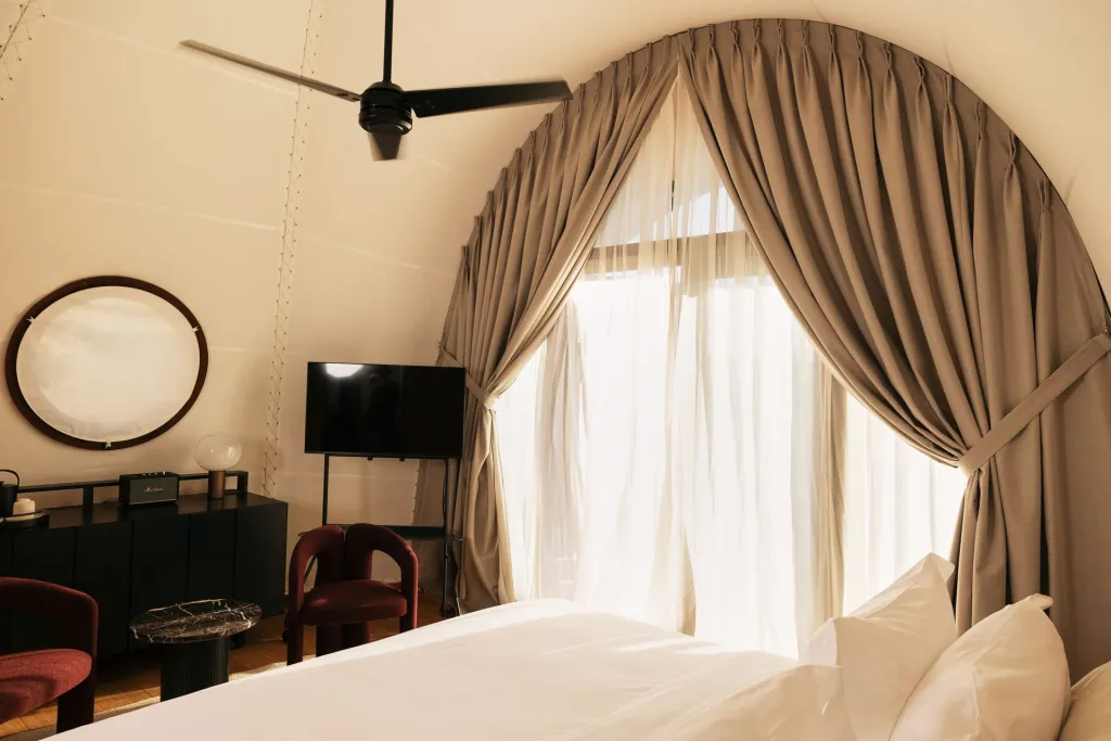 91 Athens Riviera, Atens Riviera, Grčka — Accessible Cabana with Plunge Pool