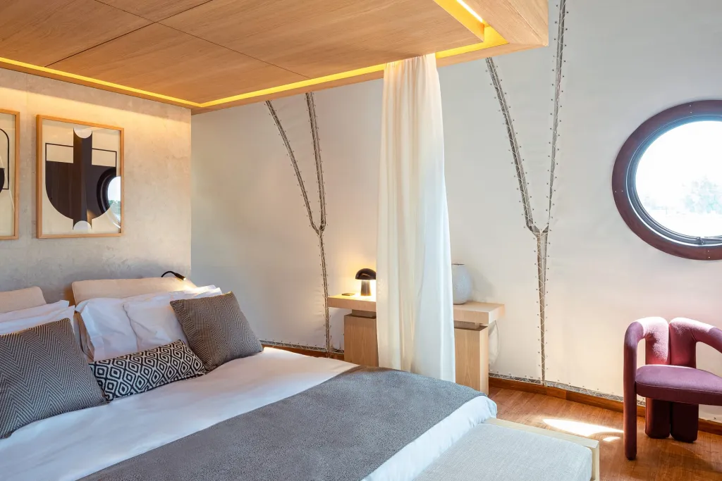 91 Athens Riviera, Atens Riviera, Grčka — Family Cabana with Plunge Pool