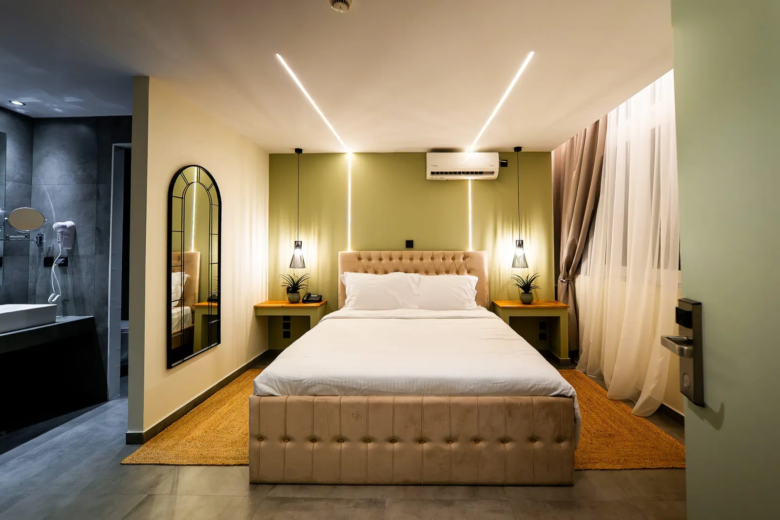 Aether Athens, Acropolis, Grčka — Deluxe Suite with Acropolis View