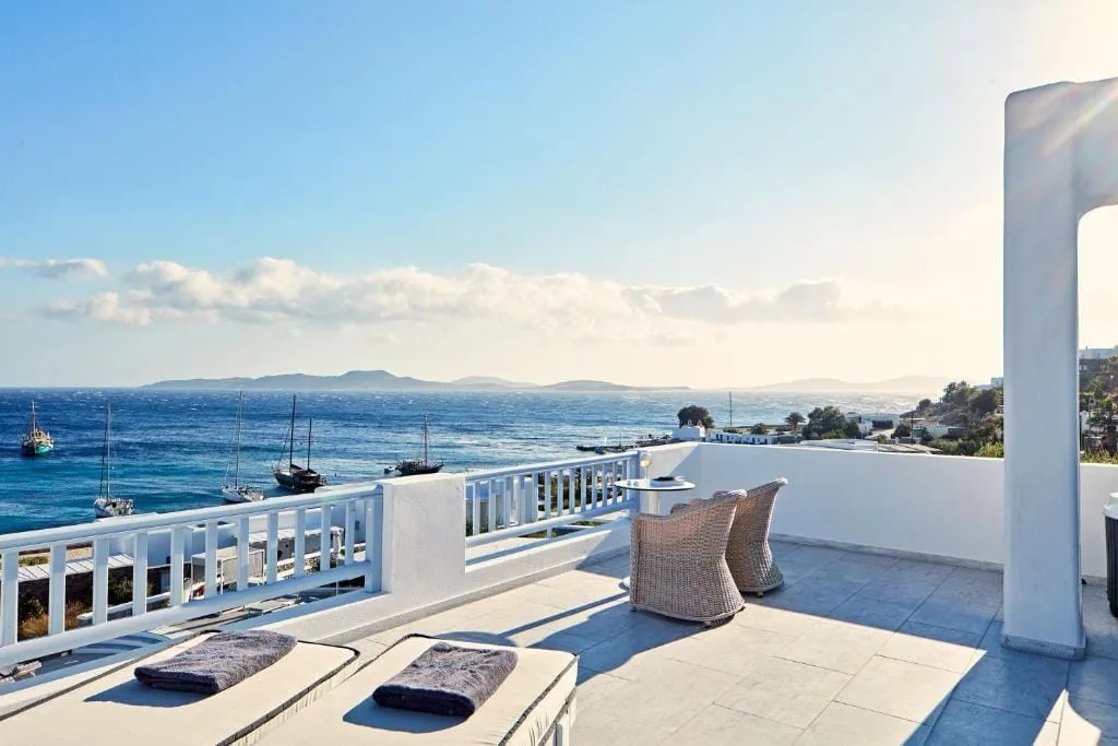 DeLight Boutique Hotel - Small Luxury Hotels of the World, Ornos, Grčka — Signature Suite Sea View with Outdoor Jacuzzi