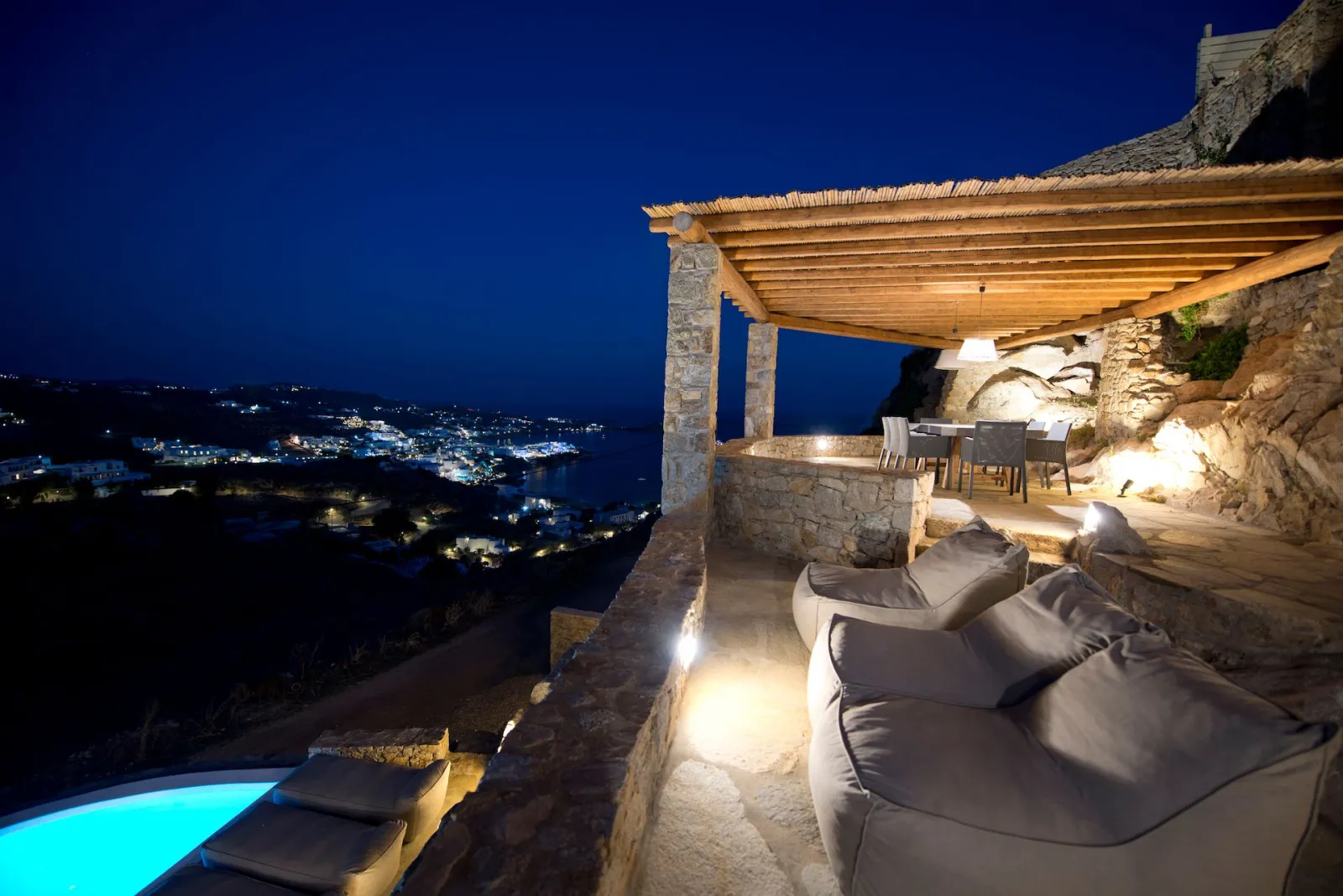 Diles Villas & Suites Mykonos, Tagoo, Grčka — Azurite - 3 Bedroom Villa in Psarou with Private Heated Pool