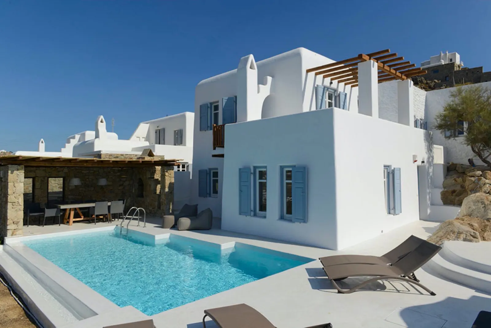 Diles Villas & Suites Mykonos, Tagoo, Grčka — Pearl - 3 Bedroom Villa in Ornos with Private Pool