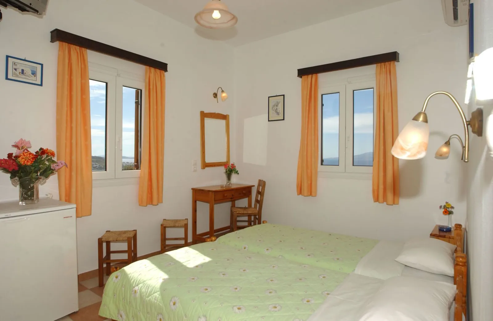 Dina's Rooms, Petinaros, Grčka — Sea View Room with 2 Single Beds in Dina's Town