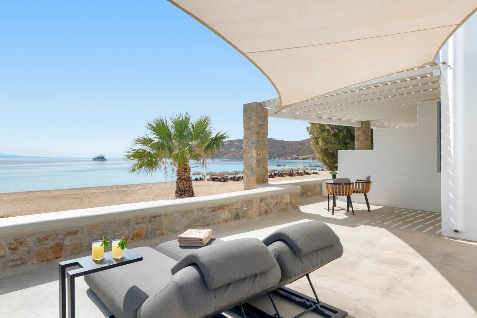 Elia Mykonos Resort, Elia, Grčka — Luxury Suite Beach Front