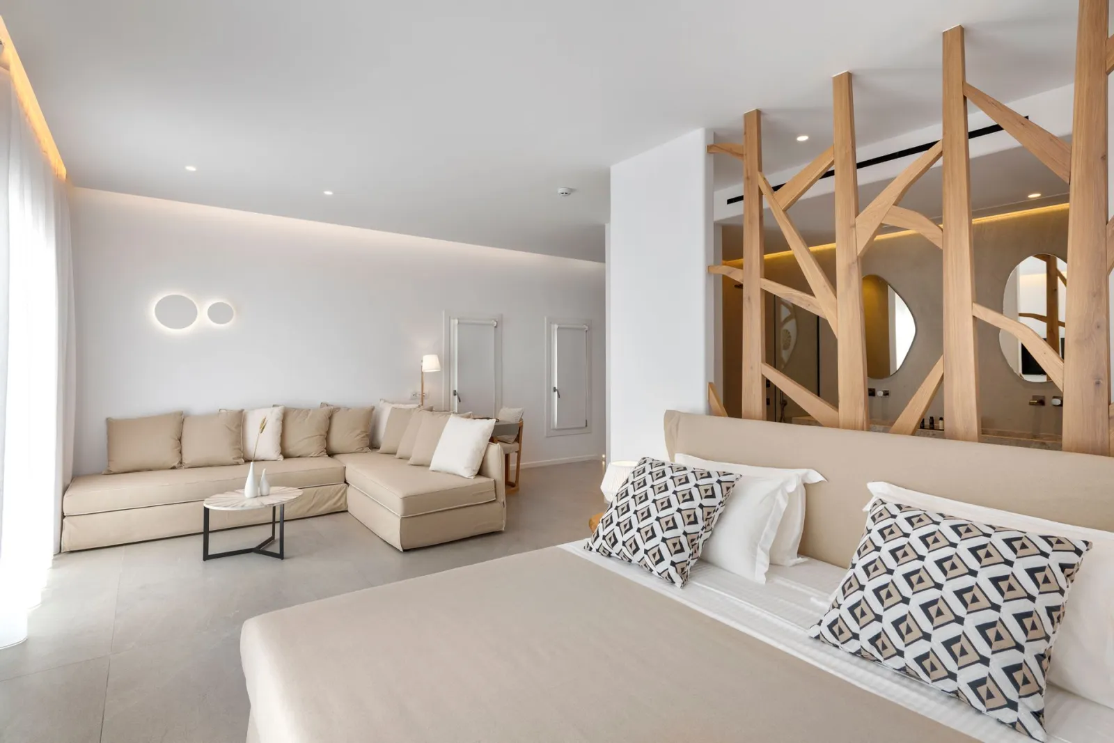 Elia Mykonos Resort, Elia, Grčka — Prestige Junior Suite with Sea & Pool View