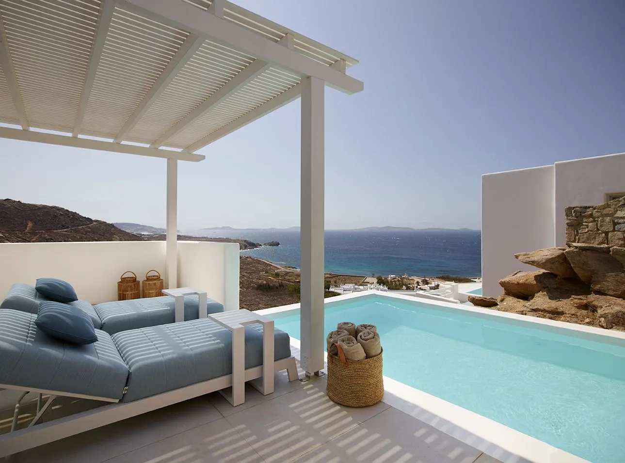 Epic Blue Mykonos, Hulakia, Grčka — Executive Suite with Private Pool & Panoramic Sea View - 38 m²