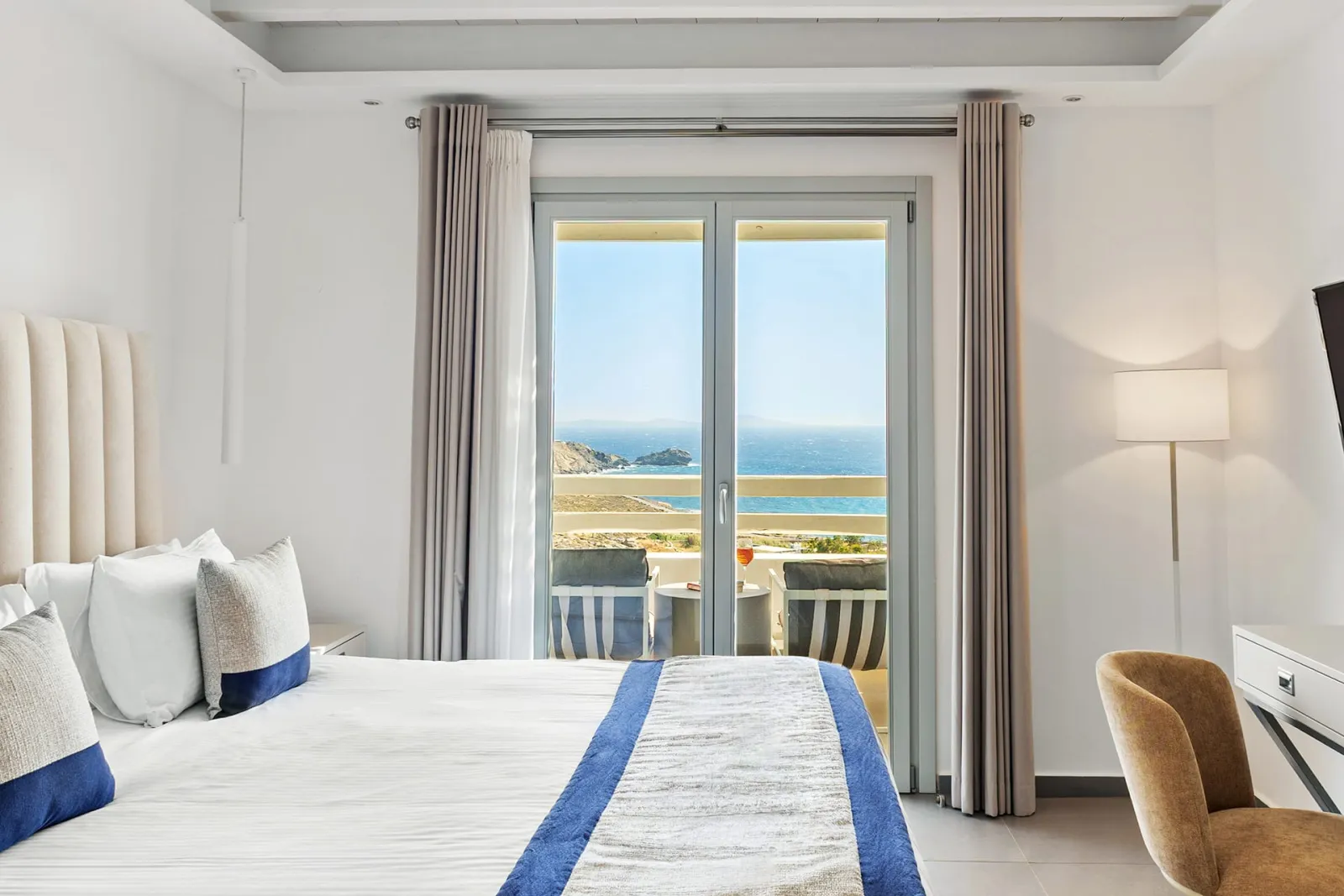 Epic Blue Mykonos, Hulakia, Grčka — Junior Suite Sea View