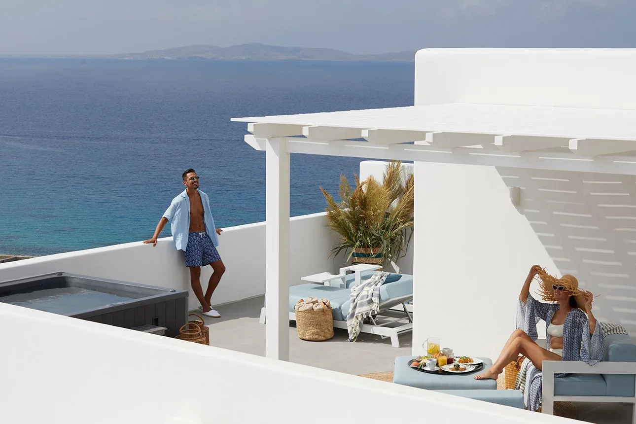 Epic Blue Mykonos, Hulakia, Grčka — Junior Suite with Open Air Jacuzzi Panoramic Sea View - 33 m²