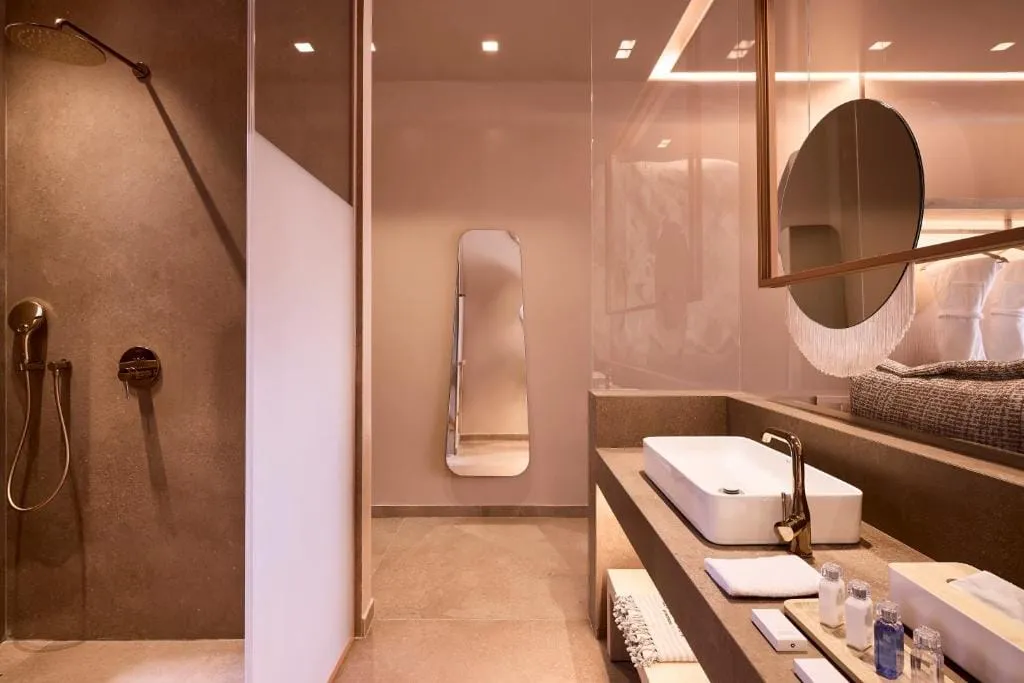 Ethereum Mykonos, Psaru, Grčka — Sea View Suite With Private Heated Pool