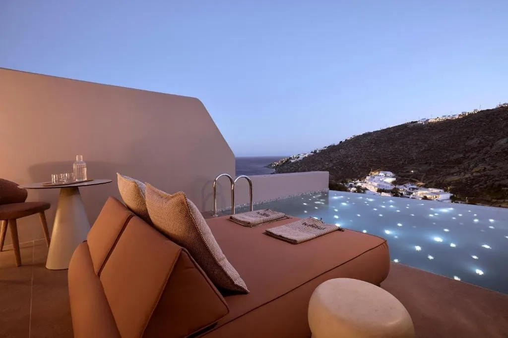 Ethereum Mykonos, Psaru, Grčka — Sea View Suite With Private Heated Pool
