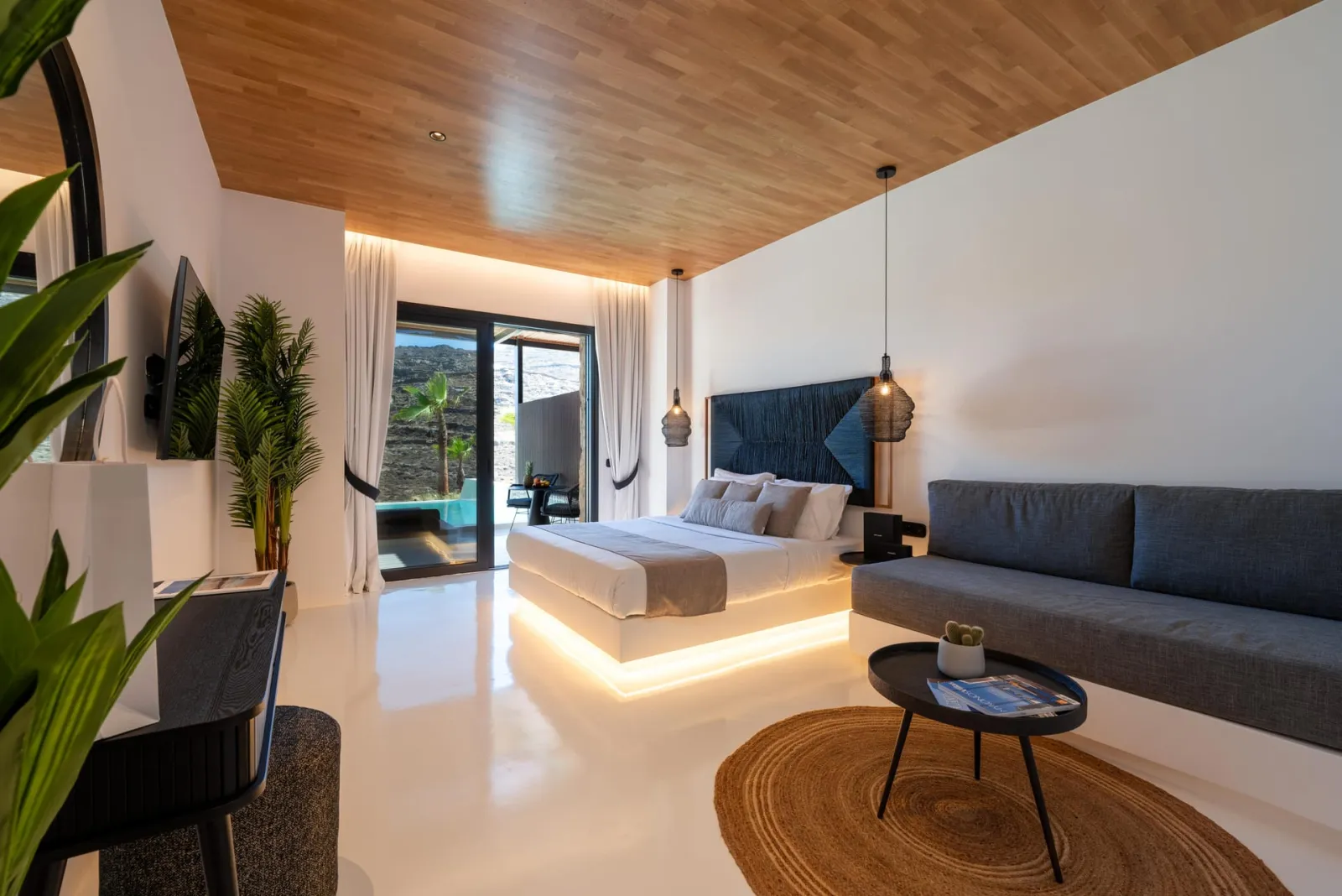 Ftelia Black Villas, Ftelia, Grčka — Deluxe Suite with Private Infinity Pool