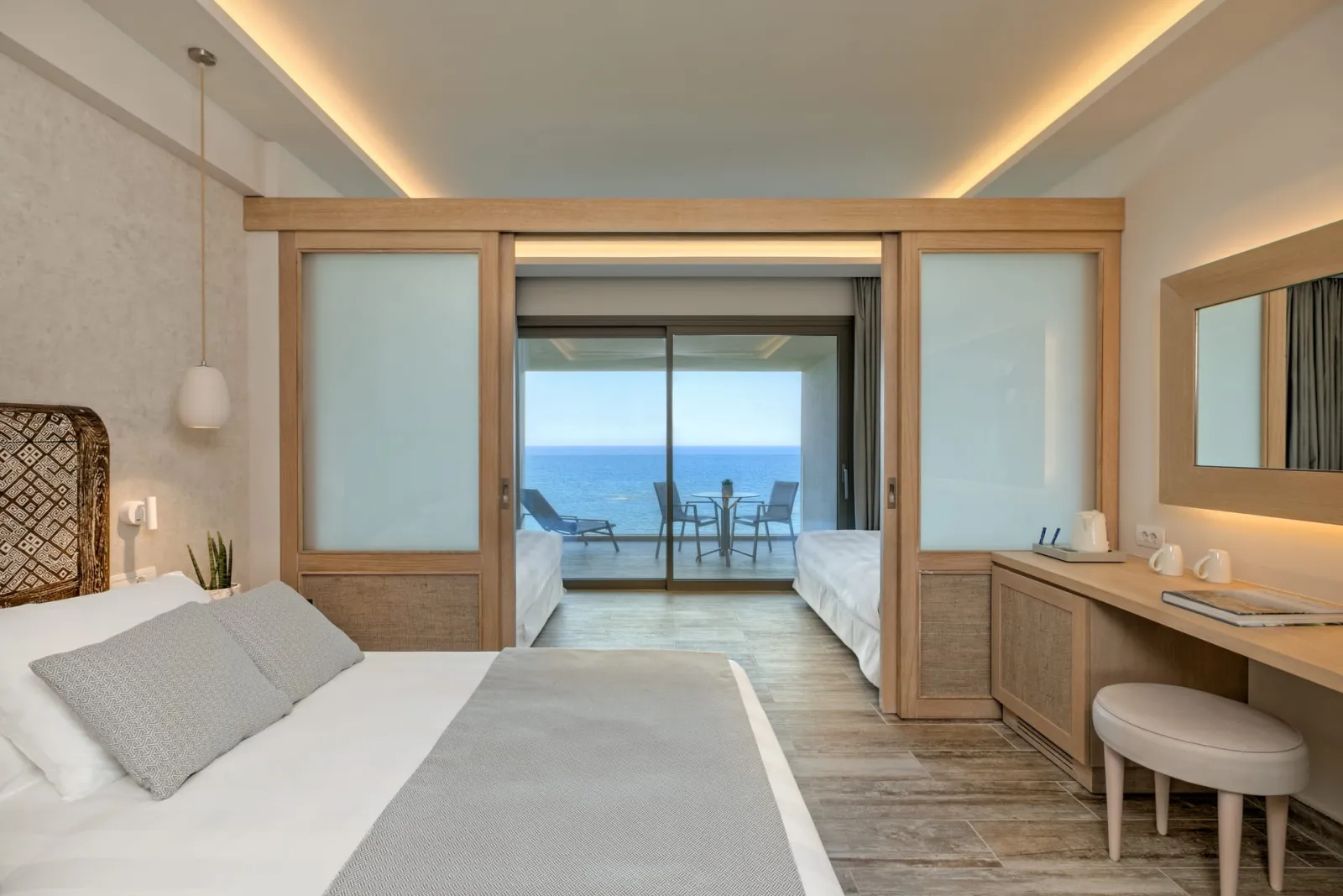 Amada Colossos Resort, Rodos, Grčka — Sea View Family Room with sliding doors