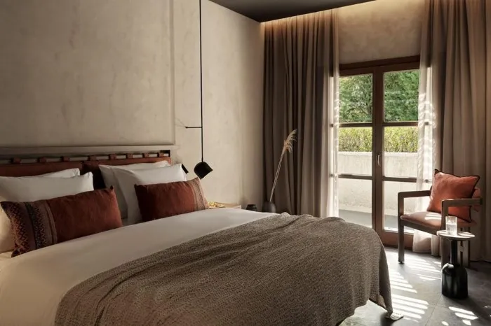 Aulus Lindos Rhodes, Curio Collection by Hilton, Rodos, Grčka — Room Tropical Cozy Retreat