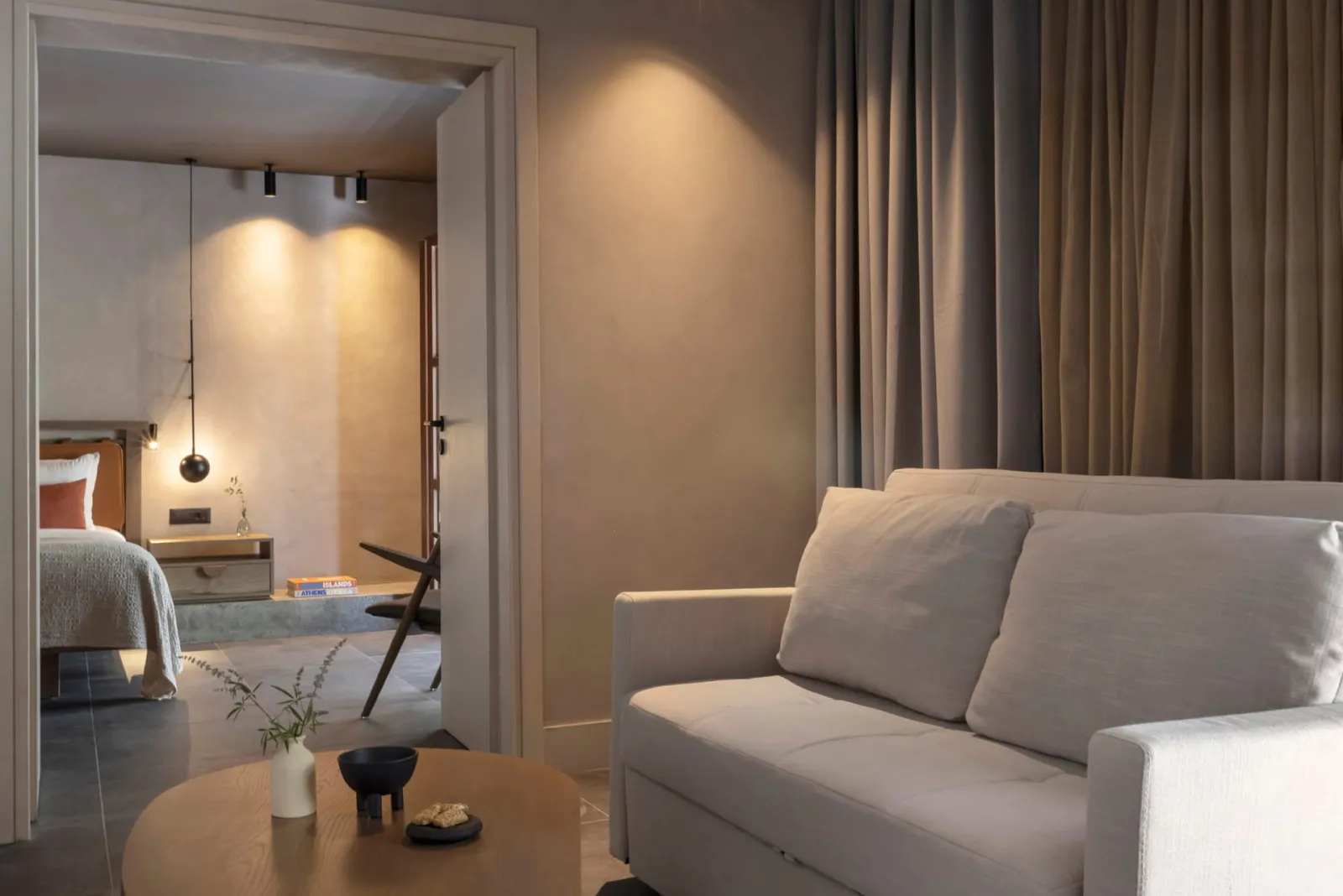 Aulus Lindos Rhodes, Curio Collection by Hilton, Rodos, Grčka — Tropical Bungalow Suite