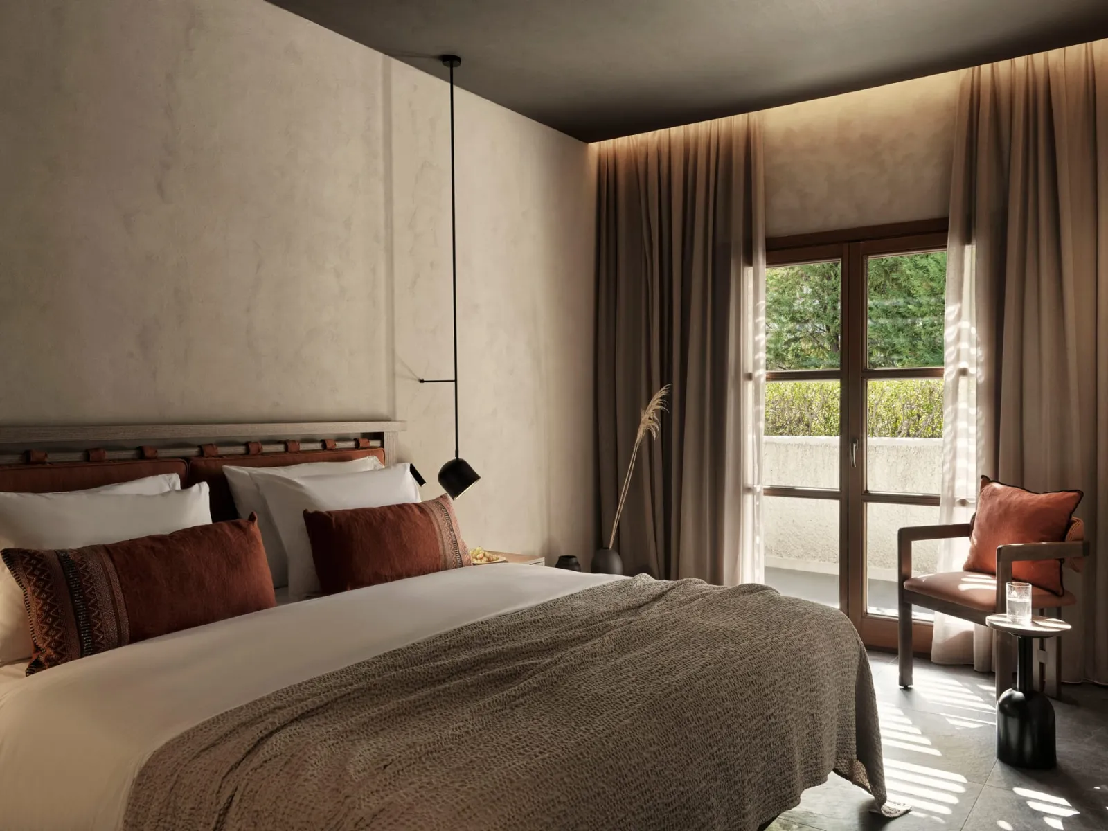 Aulus Lindos Rhodes, Curio Collection by Hilton, Rodos, Grčka — Tropical Retreat