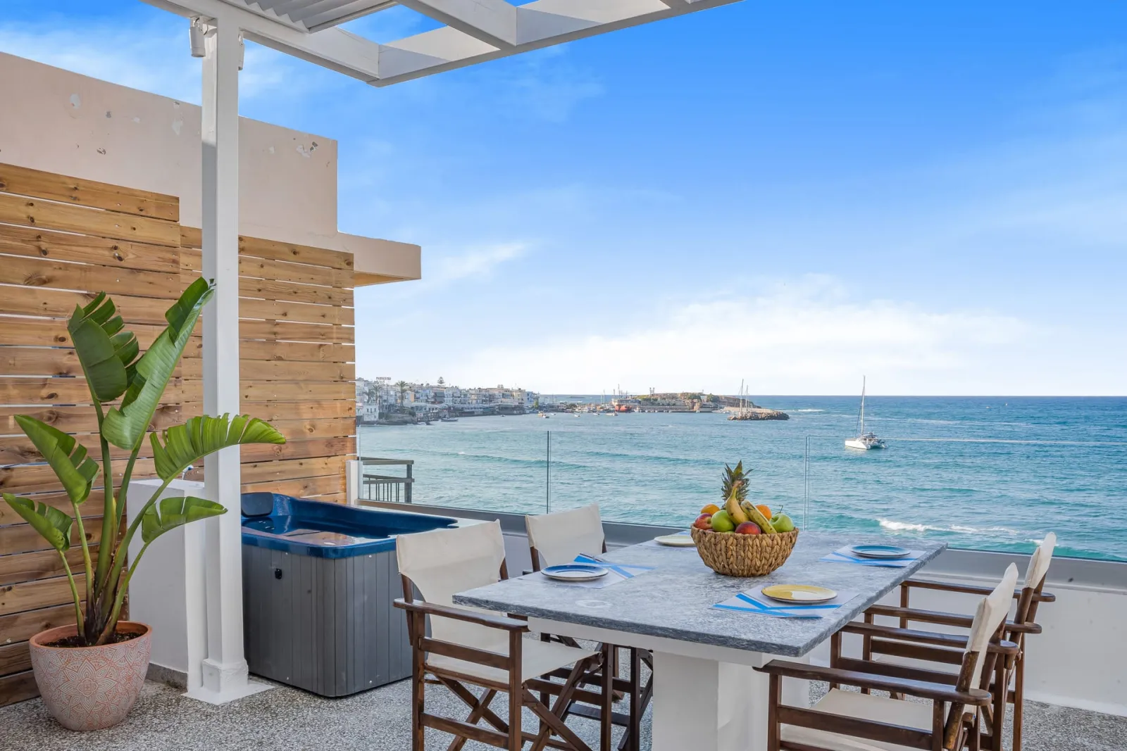Kahlua Boutique Hotel, Hersonisos, Grčka — Premium Suite with Sea View and Outdoor Jetted Tub
