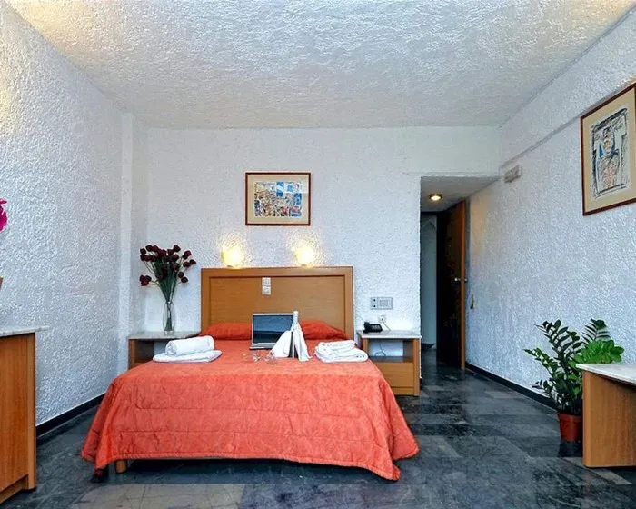 Karteros Hotel, Iraklion, Grčka — Double for Single Use Standard Double for Single Use Sea View