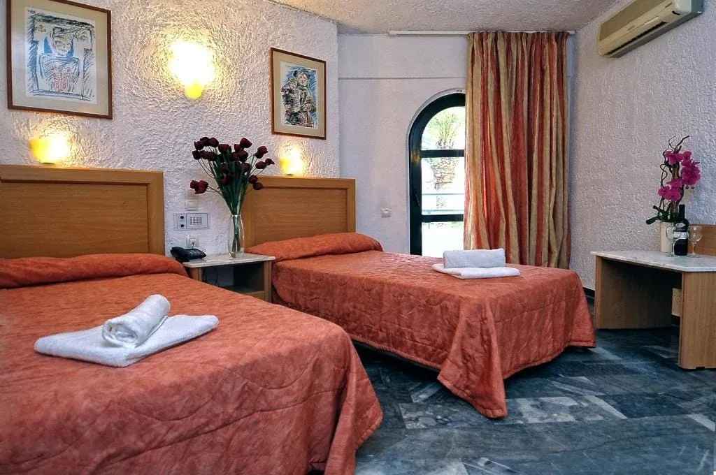 Karteros Hotel, Iraklion, Grčka — Economy Room with Garden View