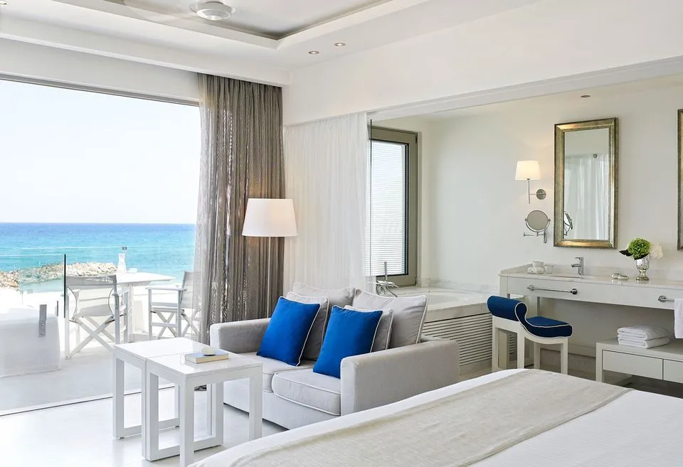 Knossos Beach Bungalows Suites Resort & Spa, Gurnes, Grčka — Island Suite Seafront