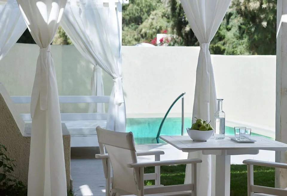Knossos Beach Bungalows Suites Resort & Spa, Gurnes, Grčka — Sea View Spa Suite with Private Heated Pool and Beach Cabana